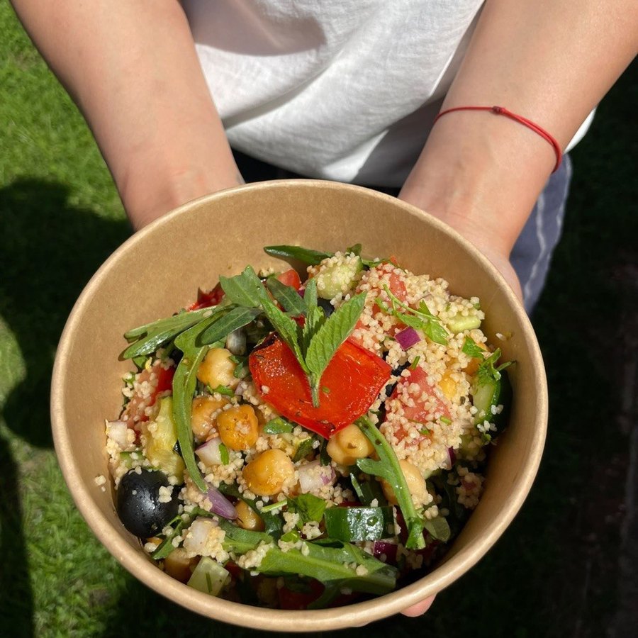 A fresh, colourful fore. bowl